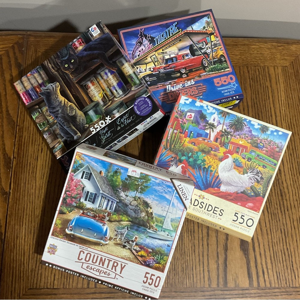 Assorted 550-Piece Jigsaw Puzzle Set - Colorful Scene Collection